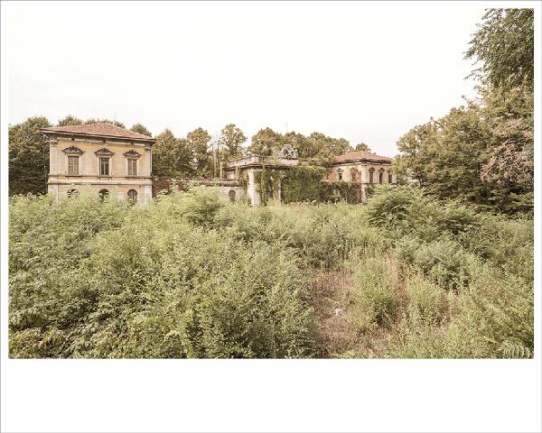 Cittàinattesa. Milano, piazzale Francesco Accursio - Quartiere Cagnola/ Portello - Palazzina liberty, tiro a segno nazionale - Edificio dismesso - Vegetazione