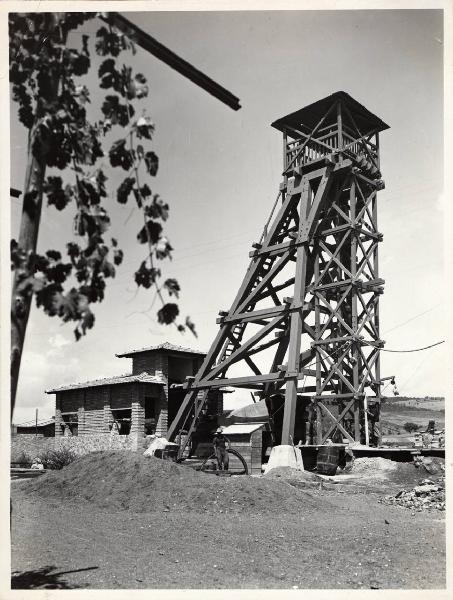 Ribolla - Miniera di lignite - Pozzo di estrazione