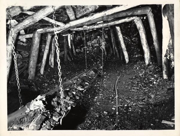 Ribolla - Miniera di lignite - Interno - Nastro trasportatore