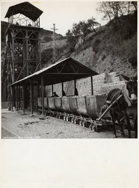 Montevecchio - Miniera di blenda e galena - Pozzo S. Antonio - Convoglio di trasporto