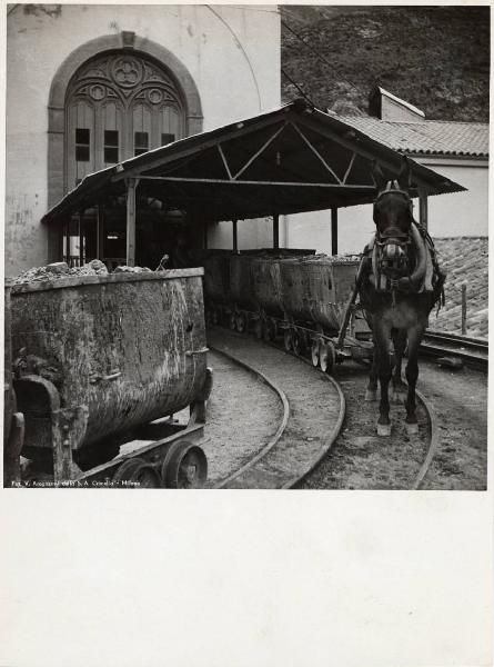 Montevecchio - Miniera di blenda e galena - Pozzo S. Antonio - Convoglio di trasporto