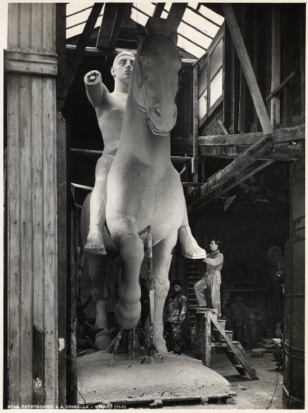 Milano - Fonderia Artistica Battaglia - Statua equestre "Il genio italico" - Modello in gesso
