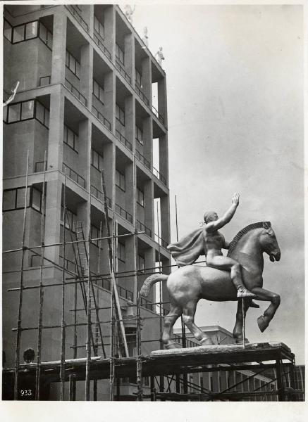 Ponte Gardena - Centrale idroelettrica - Statua equestre "Il genio italico"