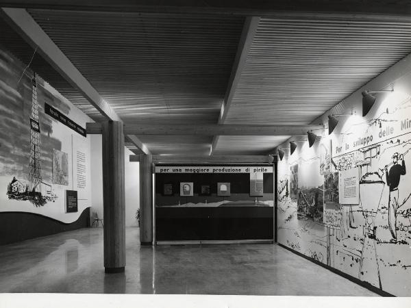 Milano - Fiera campionaria del 1956 - Padiglione Montecatini - Sala Miniere - Interno