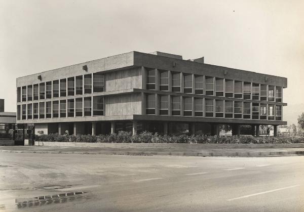 Viareggio - Laboratorio marmi - Edificio per uffici