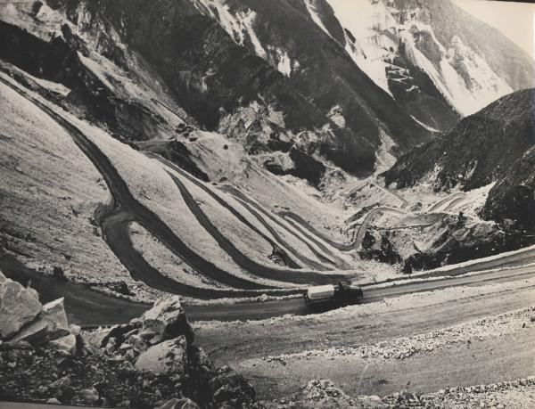 Carrara - Cava di marmo - Strada camionabile