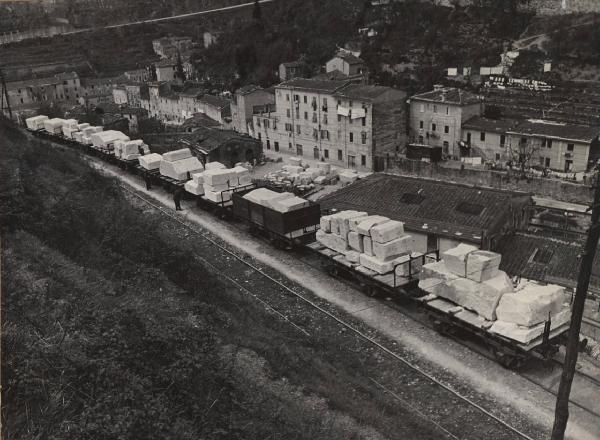 Carrara - Cava di marmo - Trasporto ferroviario