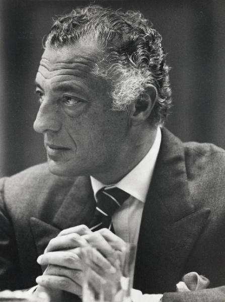 Milano - Sede Montedison - Assemblea degli azionisti - Ritratto maschile - Gianni Agnelli