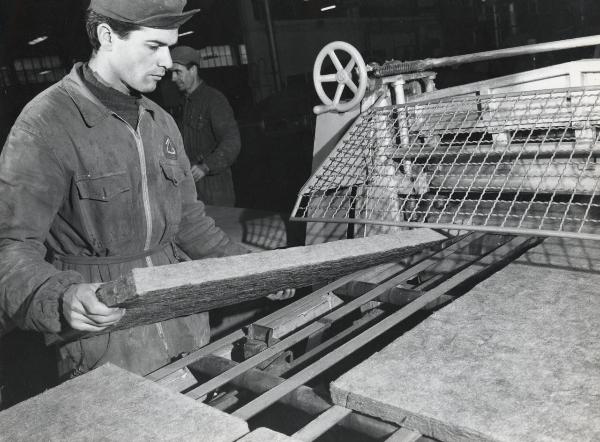 Spinetta Marengo - Impianti - Interno - Operai al lavoro