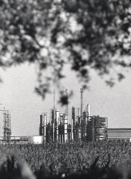 Brindisi - Stabilimento petrolchimico - Impianto per la produzione di gas acetilene
