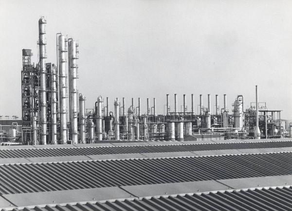 Brindisi - Stabilimento petrolchimico - Impianti