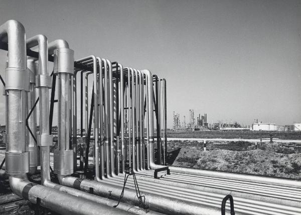 Brindisi - Stabilimento petrolchimico - Tubazioni per gas liquido