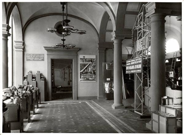 Milano - Fiera campionaria del 1935 - Padiglione Montecatini - Interno