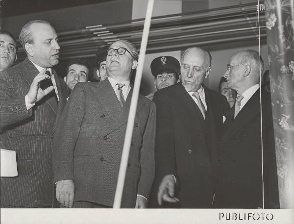 Milano - Fiera campionaria del 1950 - Padiglione Montecatini - Luigi Einaudi, Luigi Gasparotto e Piero Giustiniani