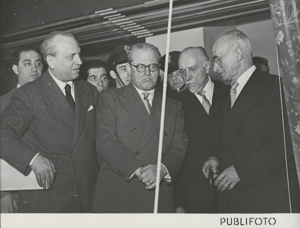 Milano - Fiera campionaria del 1950 - Padiglione Montecatini - Luigi Einaudi, Luigi Gasparotto e Piero Giustiniani.