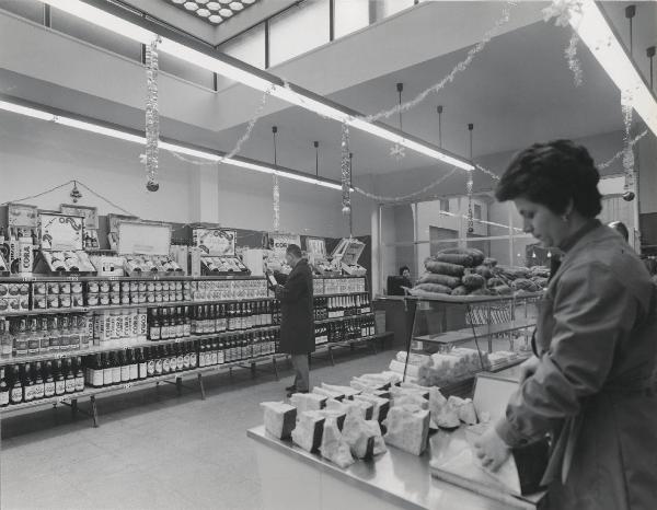 Milano - Sede Montecatini - Spaccio alimentare - Interno