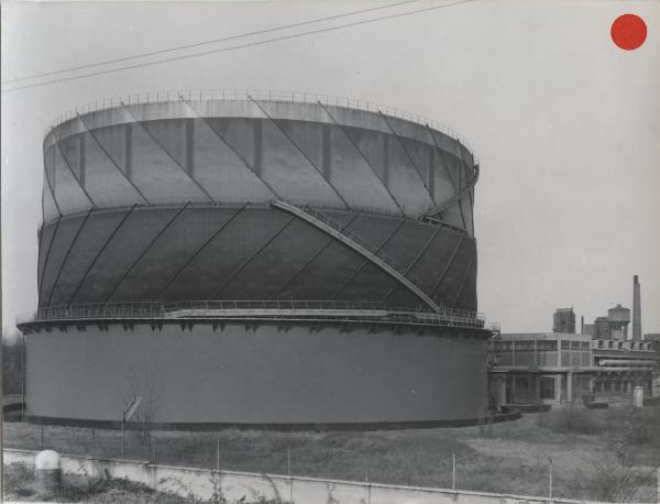 Milano - Bovisa - Stabilimento chimico - Gasometro - Esterno