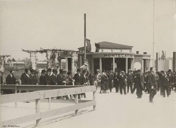 Roma - Mostra della meccanica agraria - Visitatori - Visita di Mussolini