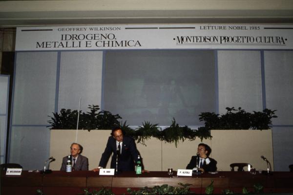 Milano - Sede Montedison - Montedison Progetto Cultura - Ciclo Letture Nobel - Conferenza "Idrogeno, metalli e chimica" - Geoffrey Wilkinson - Renato Ugo - Pasquale Alferj