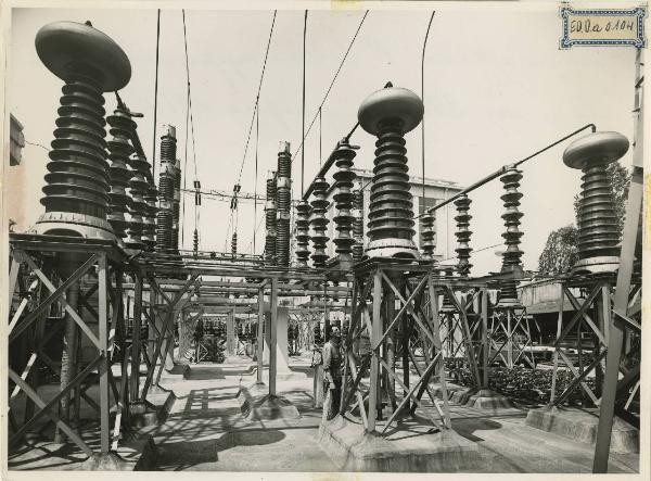 Milano - Società Edison - Stazione di Porta Volta - Apparecchiature elettriche centrale a 220 Kv