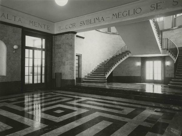 Milano - Liceo Ginnasio Giuseppe Parini - Atrio / Lavori in marmo