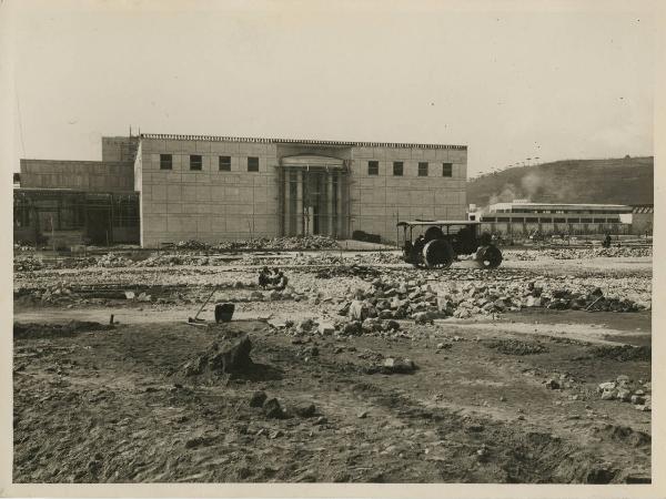 Napoli - Mostra d'Oltremare - Cantiere / Lavori in marmo