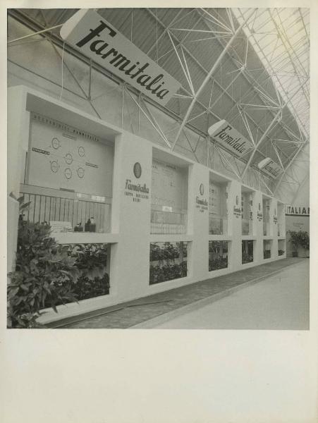 Milano - Fiera campionaria del 1946 - Stand Farmitalia