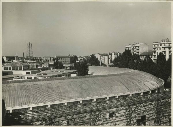 Milano - Fiera campionaria del 1946 - Veduta dall'alto di un padiglione - Tetto in alluminio