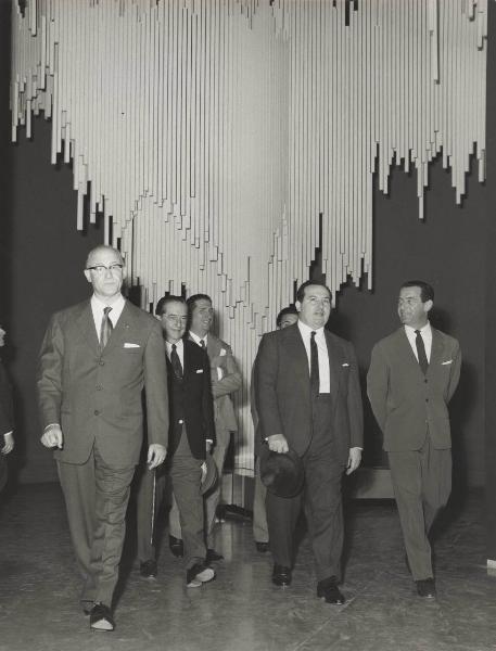 Milano - Fiera campionaria del 1963 - Padiglione Montecatini - Visita autorità - Ambasciatore della Spagna Alfredo Sanchez Bella