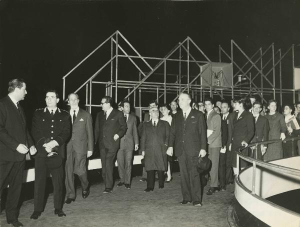 Milano - Fiera campionaria del 1965 - Padiglione Montecatini - Visita autorità - Ministro degli esteri Amintore Fanfani