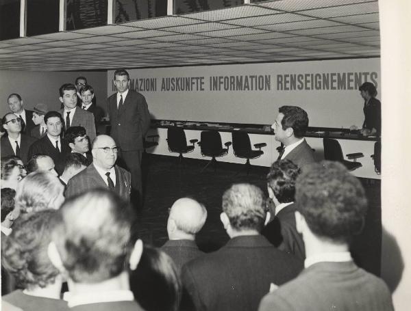 Milano - Fiera campionaria del 1965 - Padiglione Montecatini - Visita autorità - Ministro degli esteri Amintore Fanfani