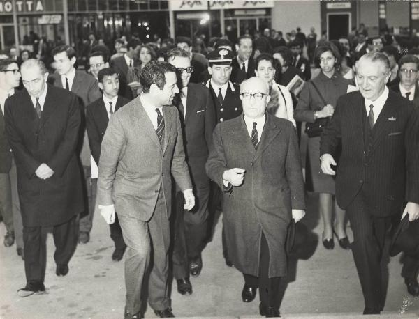 Milano - Fiera campionaria del 1965 - Visita autorità - Ministro degli esteri Amintore Fanfani