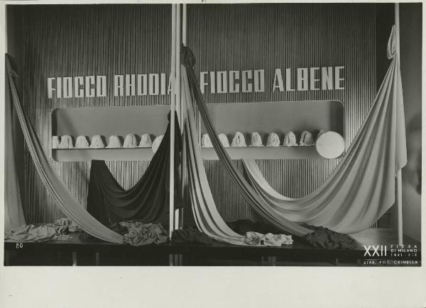 Milano - Fiera campionaria del 1941 - Padiglione Montecatini - Sala Rhodia Albene - Esposizione tessuti
