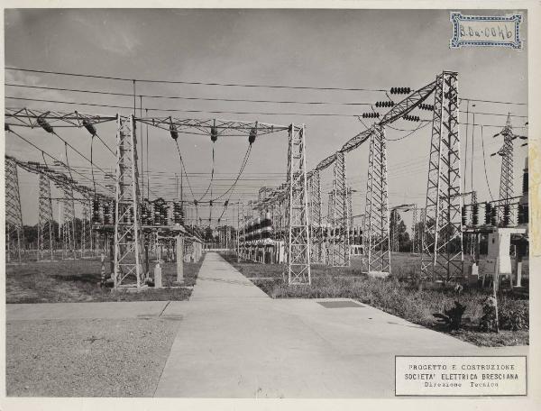 Brescia - Stazione elettrica di S. Eufemia all'aperto - Veduta panoramica del reparto da 60 kv