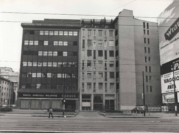 Milano - Edificio per uffici - Verziere 11 - Veduta