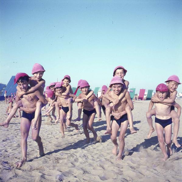 Bibione - Colonia marina Pio XII - C.I.F. - Spiaggia - Bambini