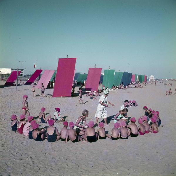 Bibione - Colonia marina Pio XII - C.I.F. - Spiaggia - Bambini