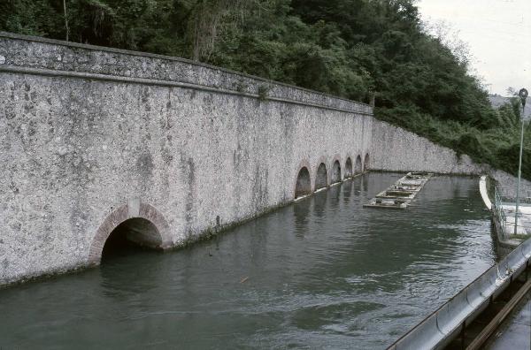 Cornate d'Adda - Centrale idroelettrica Bertini - Vasca di carico - Sfioratori