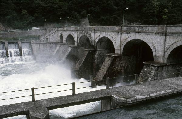 Calusco d'Adda - Centrale idroelettrica Semenza - Diga di Robbiate o diga nuova - Sfioratore - Fiume Adda