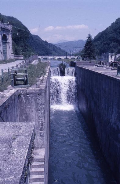 Calusco d'Adda - Centrale idroelettrica Semenza - Vecchia conca di navigazione - Canale scarico centrale Esterle