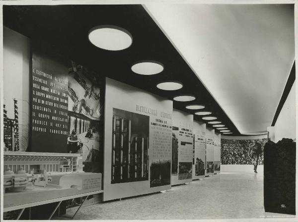 Milano - Fiera campionaria del 1939 - Padiglione Montecatini - Mostra