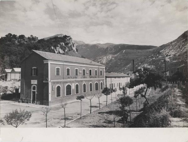 Bussi - Stabilimento Dinamite Nobel - Edificio del dopolavoro aziendale - Esterno