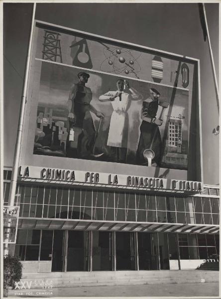 Milano - Fiera campionaria del 1947 - Padiglione Montecatini - Veduta - Pannello decorativo