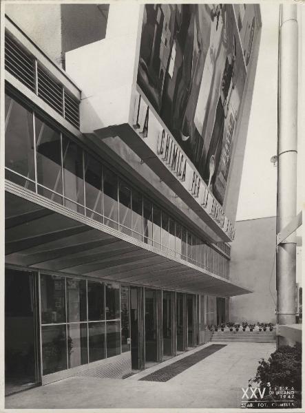 Milano - Fiera campionaria del 1947 - Padiglione Montecatini - Veduta - Ingresso