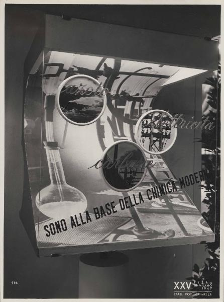 Milano - Fiera campionaria del 1947 - Padiglione Montecatini - Sala azoto e carbone