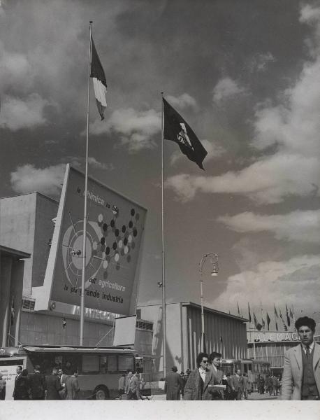 Milano - Fiera campionaria del 1955 - Padiglione Montecatini - Pannello decorativo - Centro mobile di propaganda agraria