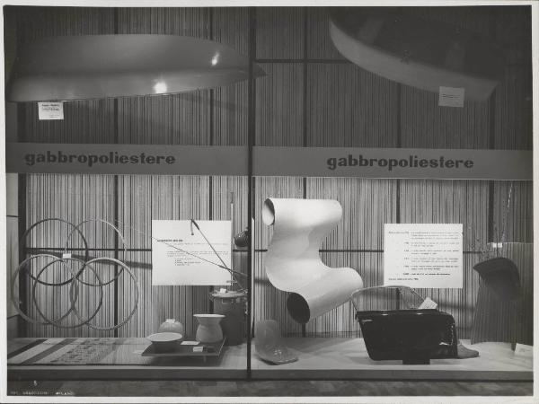 Milano - Fiera campionaria del 1955 - Padiglione Montecatini - Sala materie plastiche - Stand Gabbropoliestere