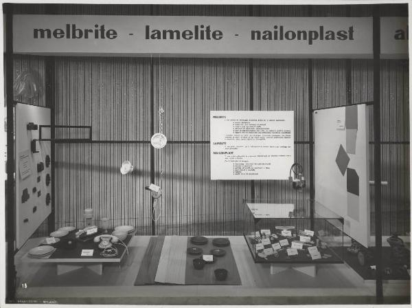 Milano - Fiera campionaria del 1955 - Padiglione Montecatini - Sala materie plastiche - Stand Melbrite Lamelite Nailonplast