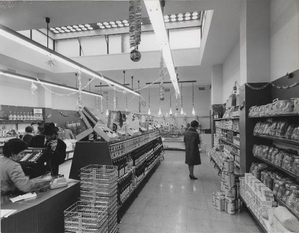 Milano - Sede Montecatini - Spaccio alimentare - Interno