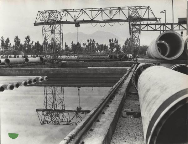 Casoria - Tubi Bonna spa - Stabilimento - Vasche di stagionatura - Carroponte